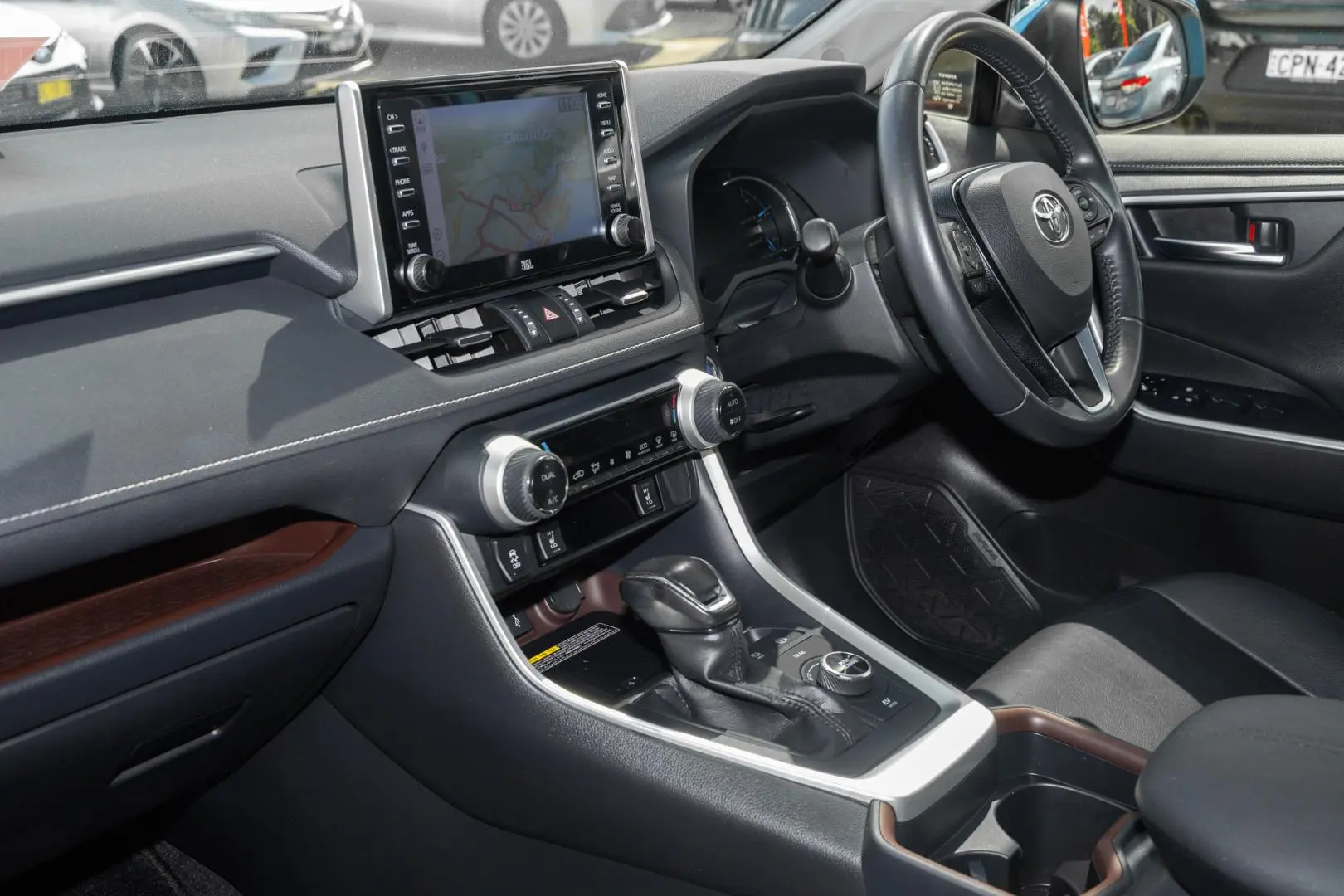 2020 Toyota RAV4 Gallery Image 8