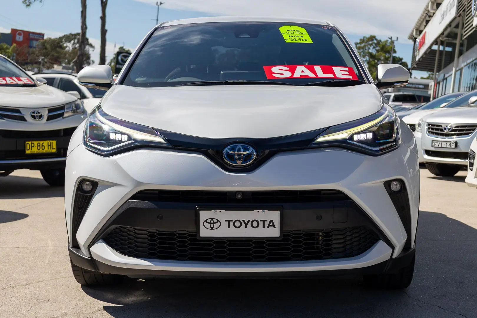 2023 Toyota C-HR Gallery Image 4