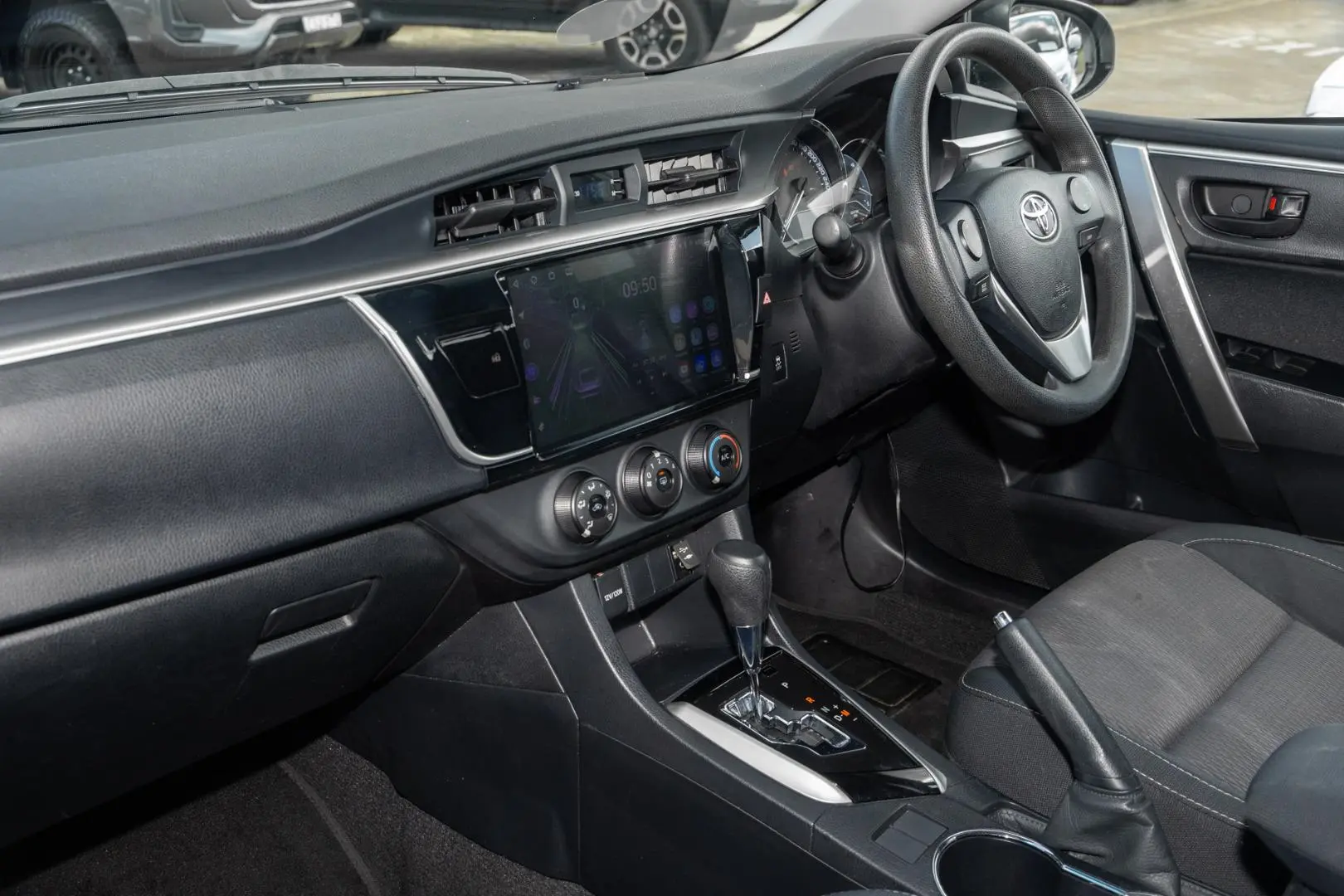 2016 Toyota Corolla Gallery Image 8