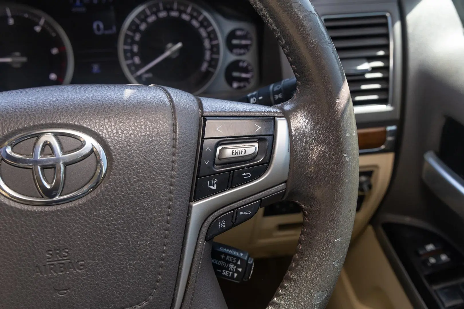 2016 Toyota Landcruiser Gallery Image 12