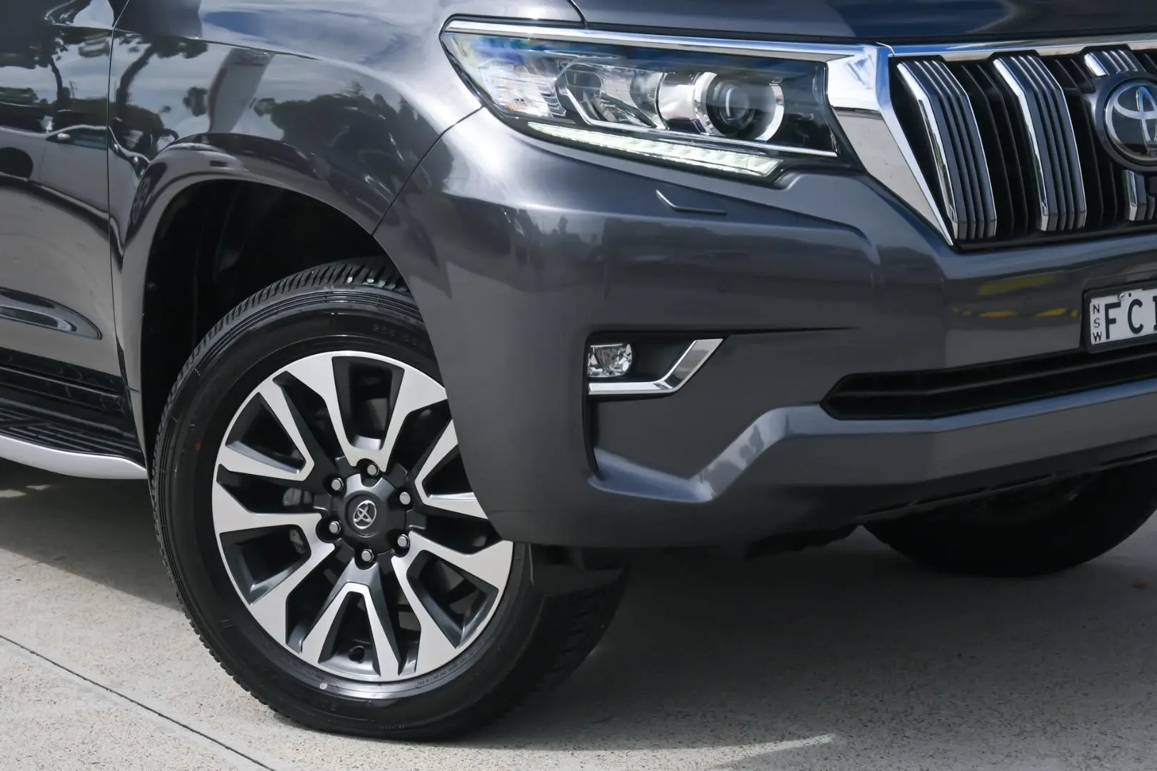 2023 Toyota Landcruiser Prado Gallery Image 6