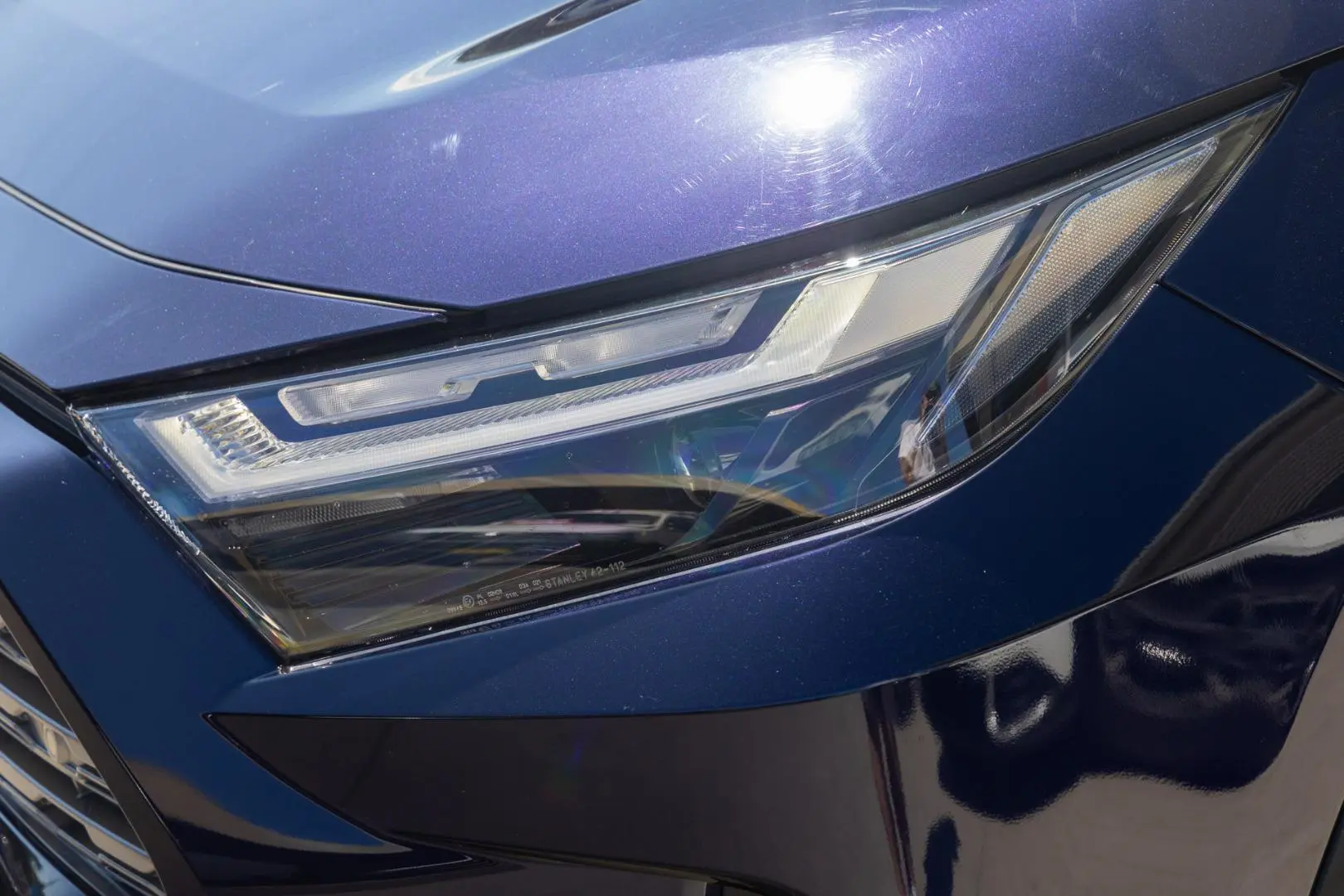 2025 Toyota RAV4 Gallery Image 18