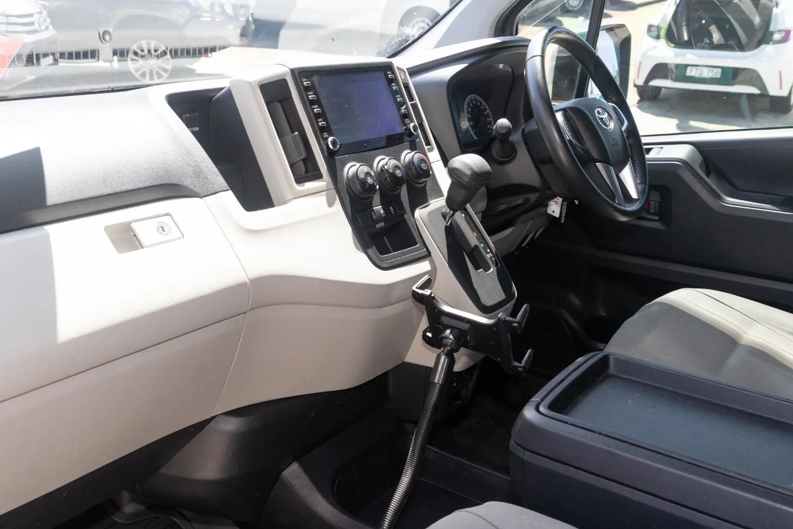 2023 Toyota Hiace Gallery Image 8