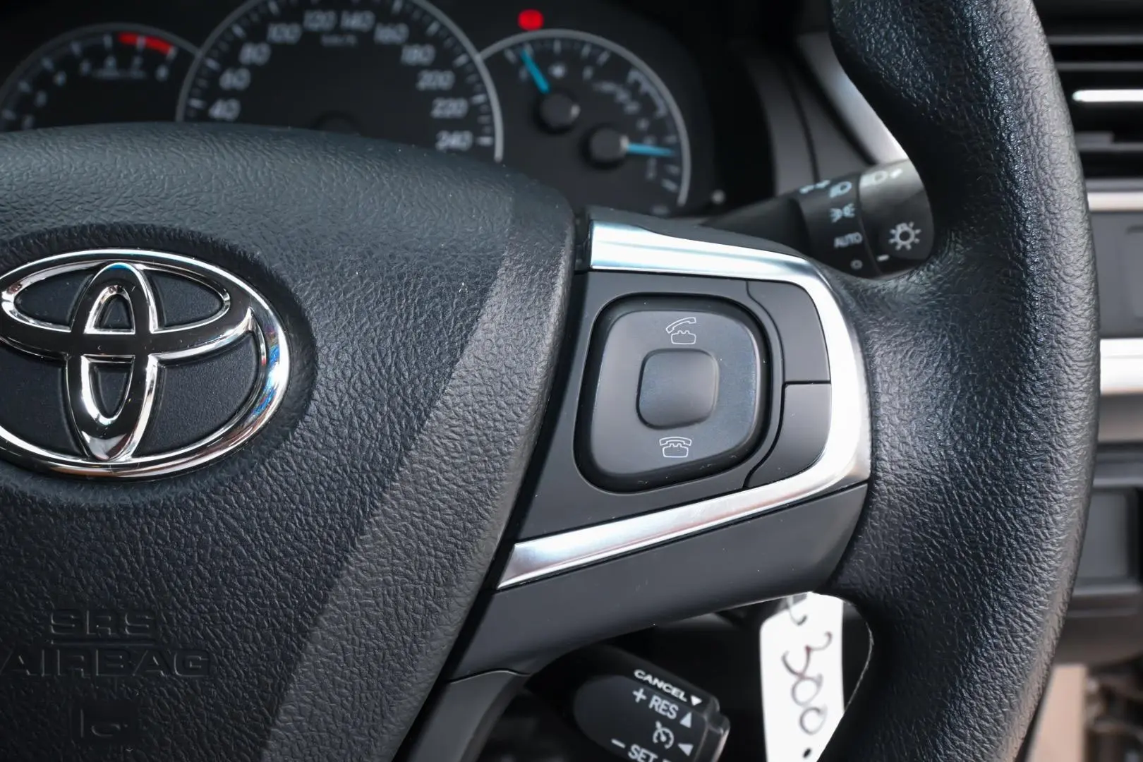 2017 Toyota Camry Gallery Image 13