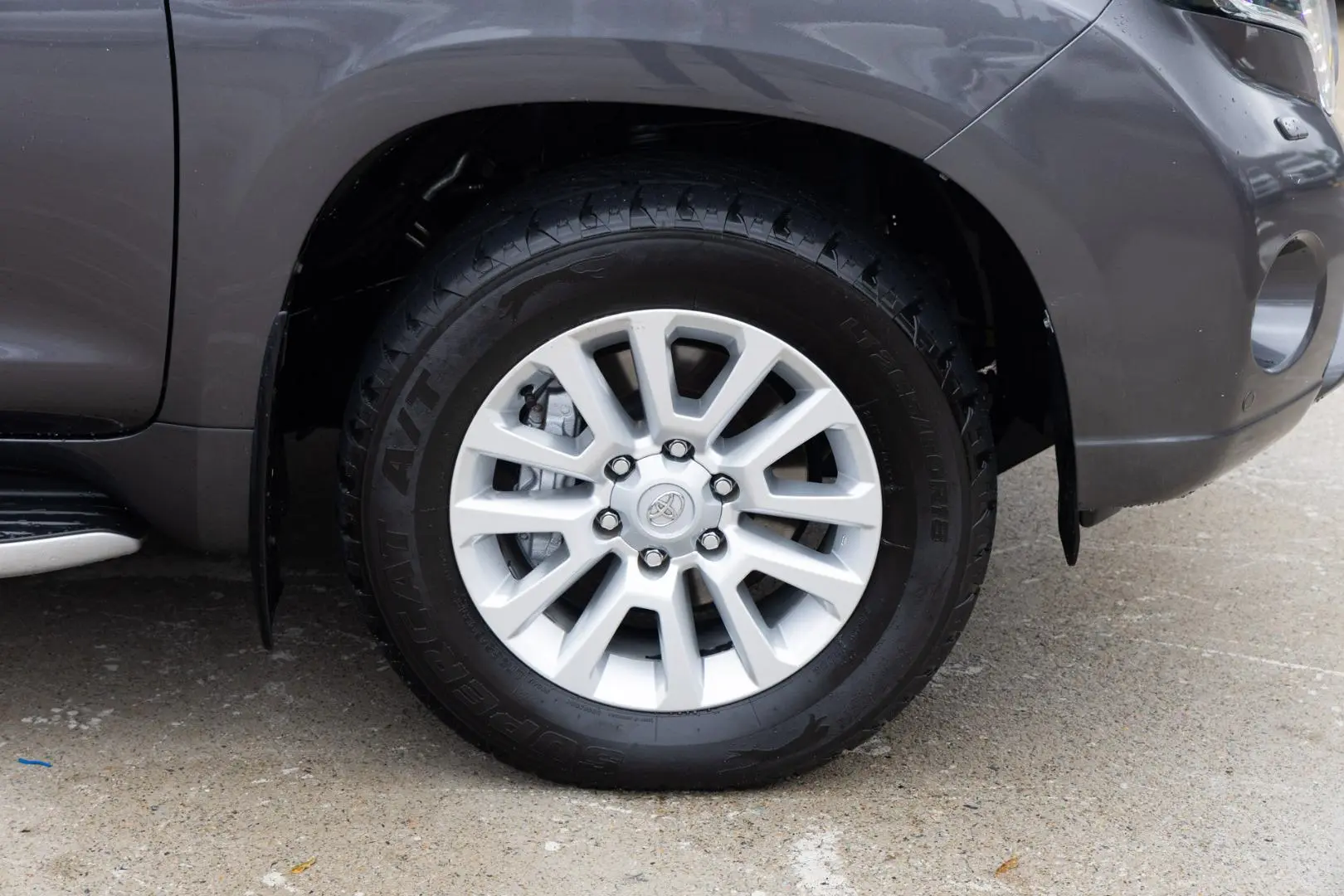 2017 Toyota Landcruiser Prado Gallery Image 21