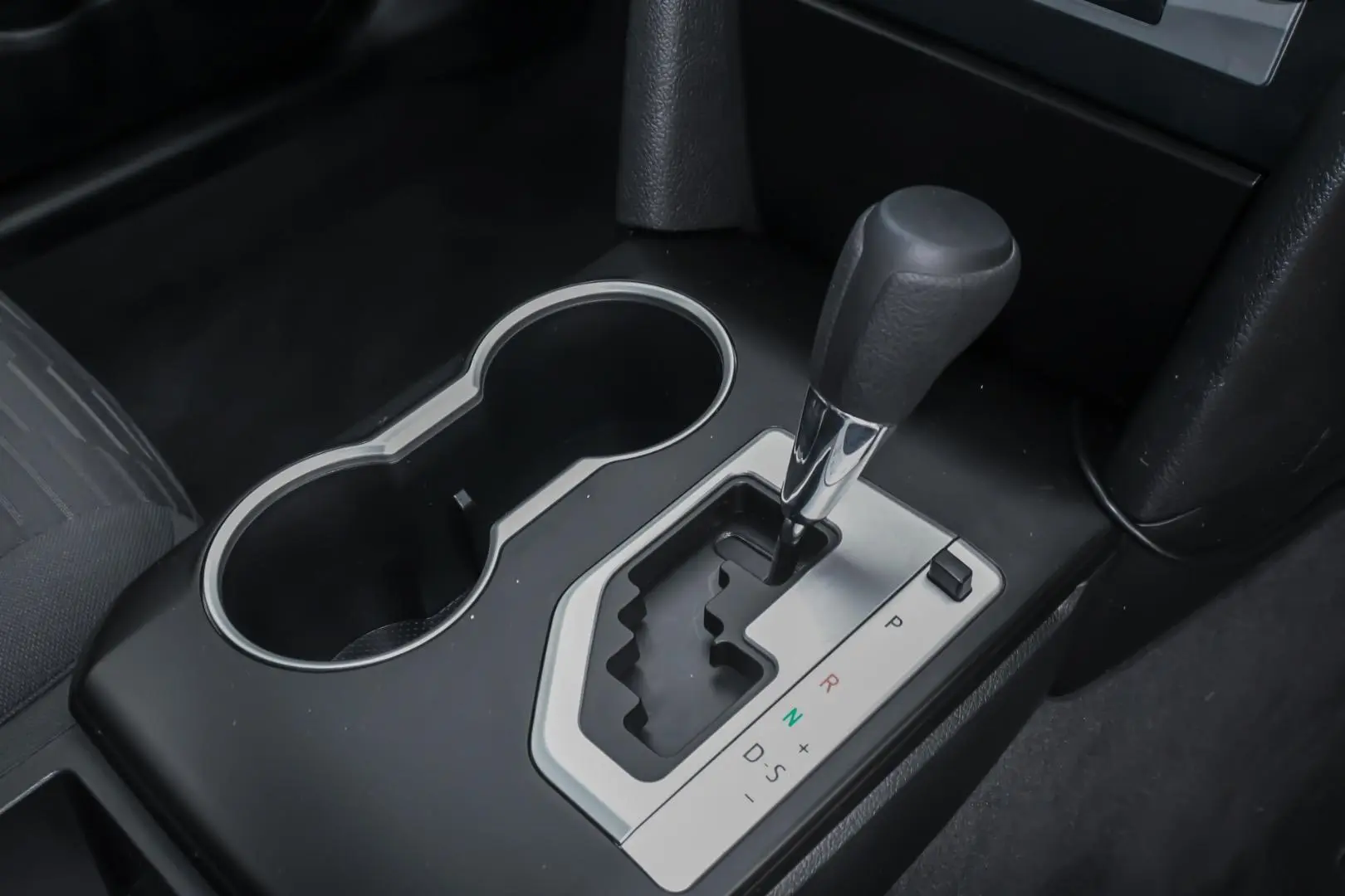 2017 Toyota Camry Gallery Image 14