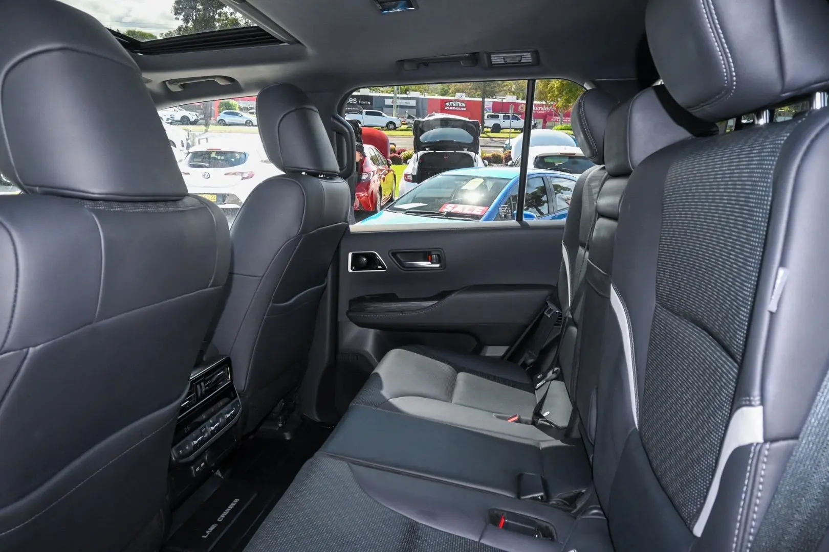 2022 Toyota Landcruiser Gallery Image 9