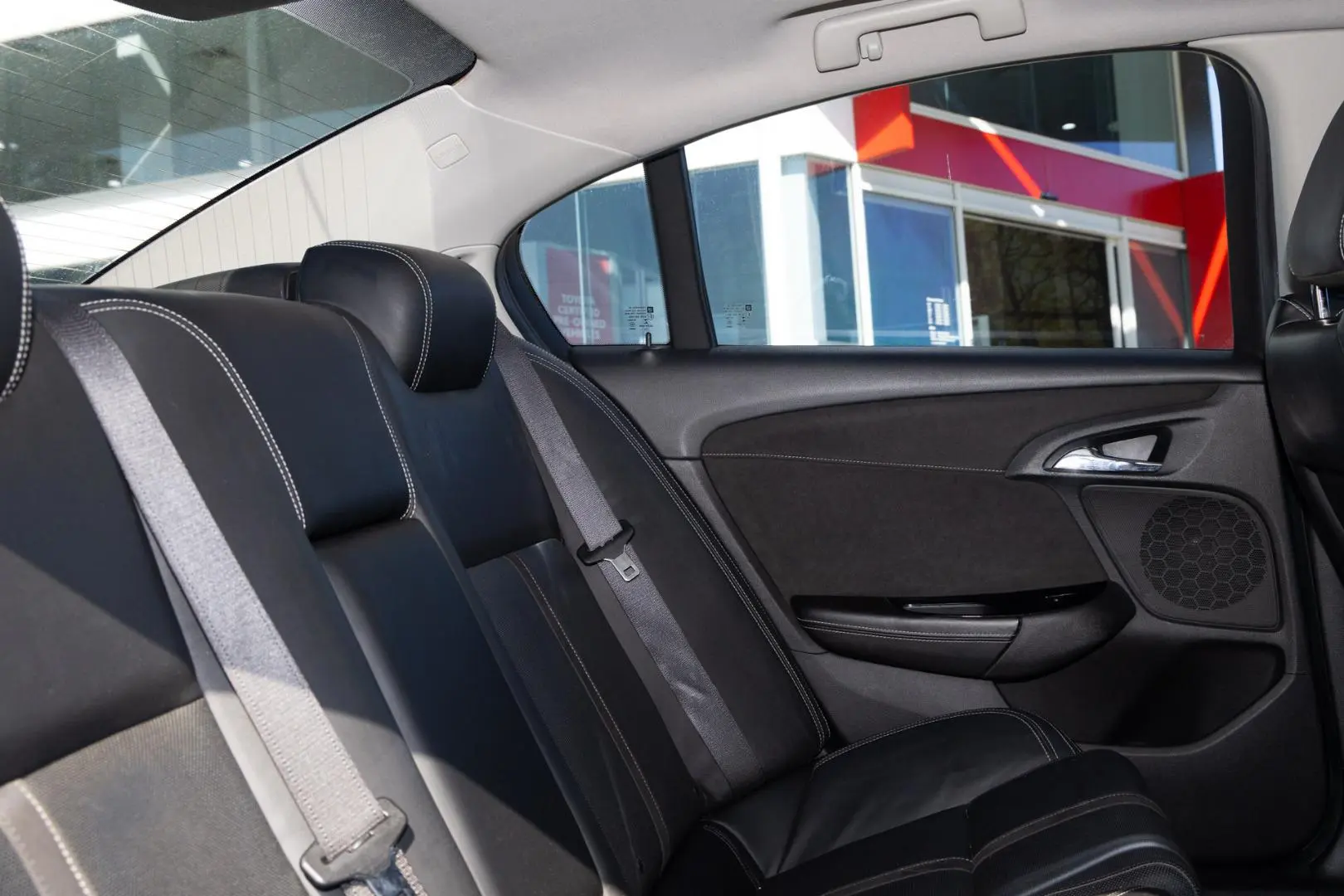 2013 Holden Commodore Gallery Image 9
