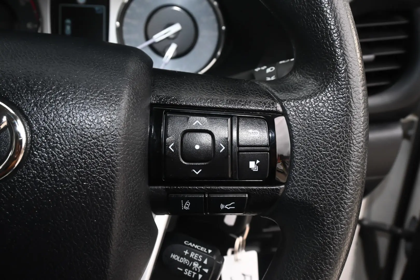 2022 Toyota Hilux Gallery Image 13