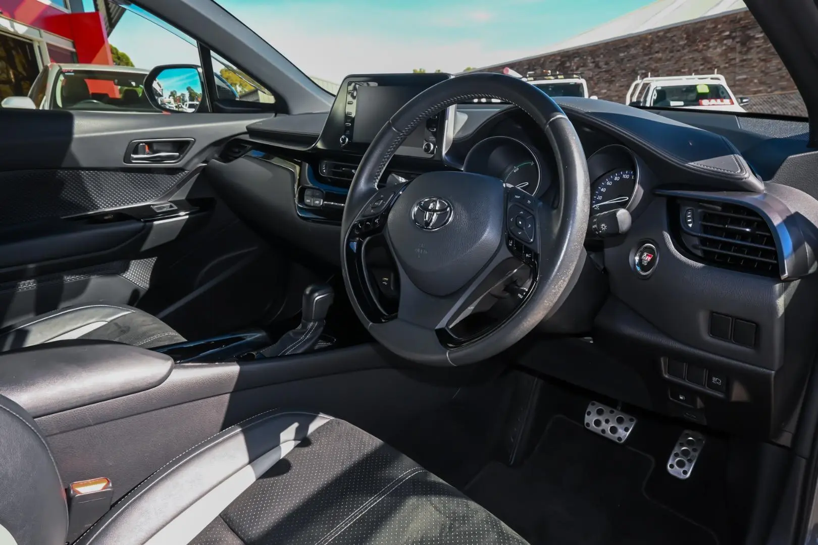 2021 Toyota C-HR Gallery Image 7