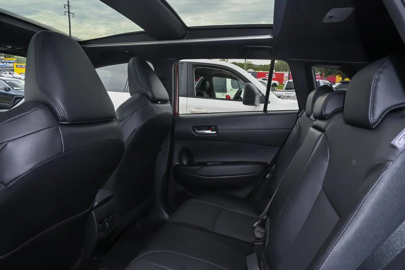 2025 Toyota Corolla Cross Gallery Image 9