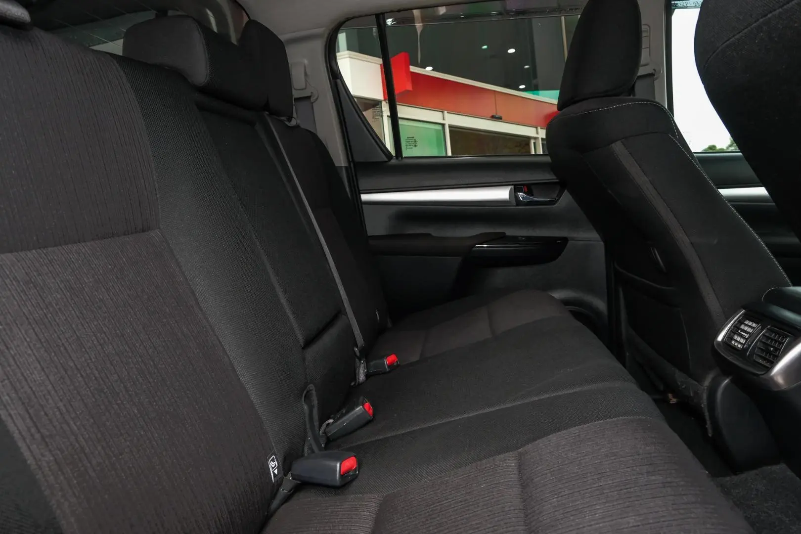 2018 Toyota Hilux Gallery Image 9