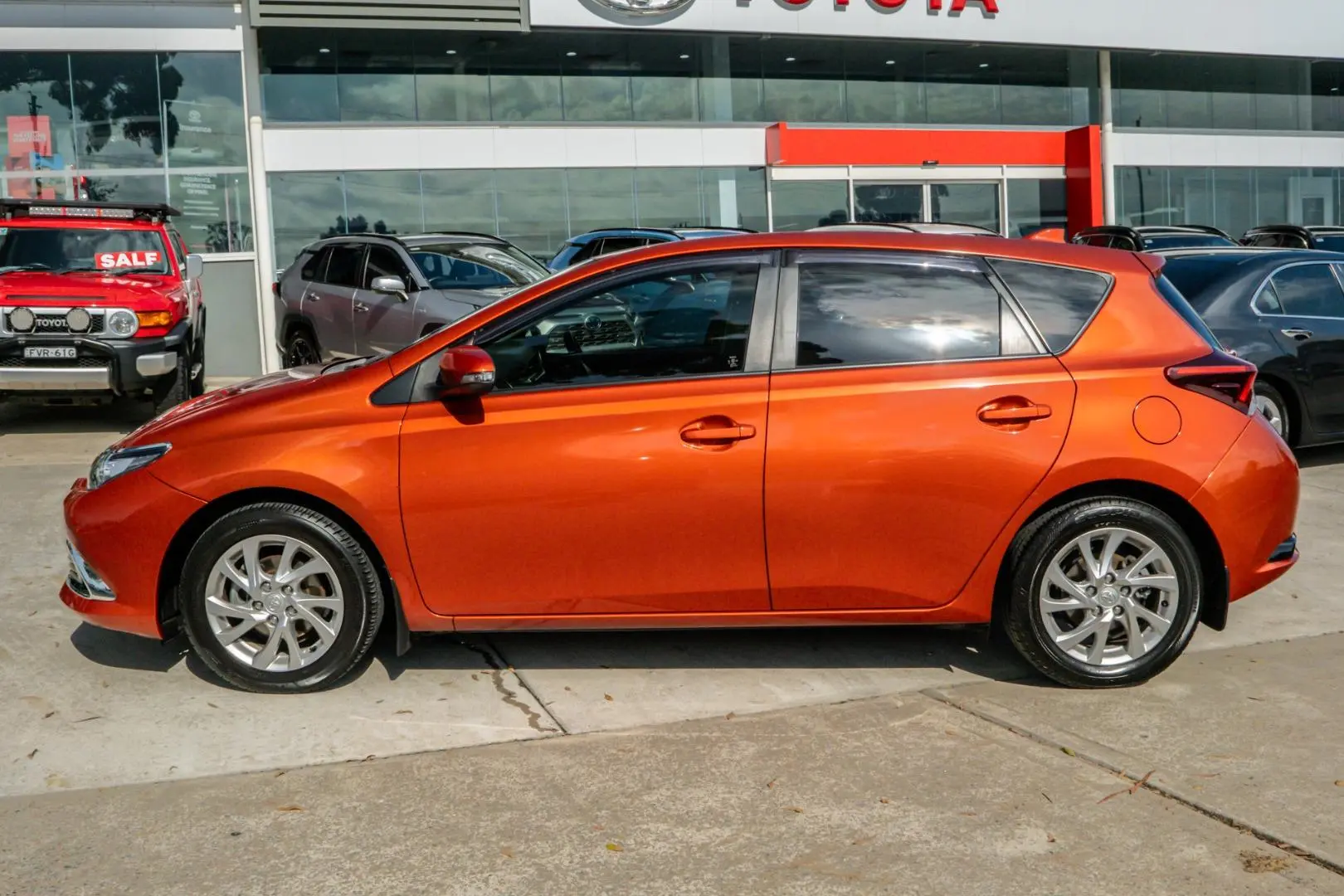 2018 Toyota Corolla Gallery Image 3