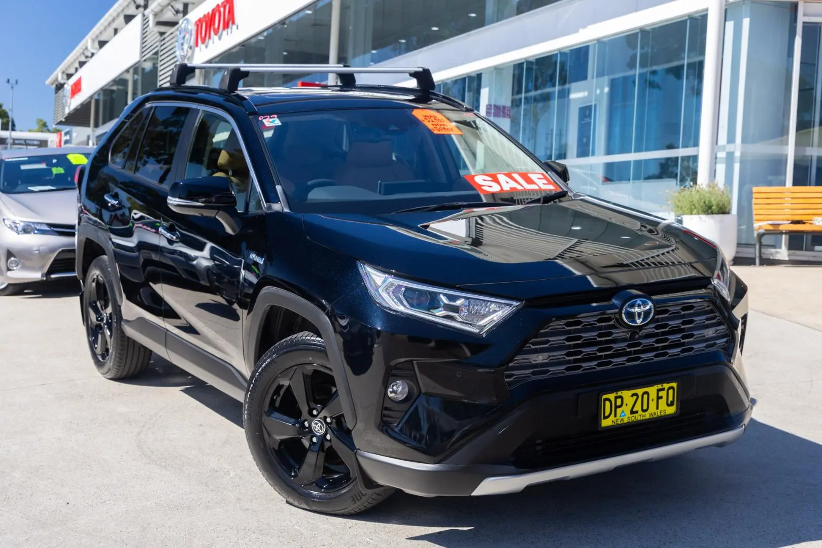 2021 Toyota RAV4 Gallery Image 1