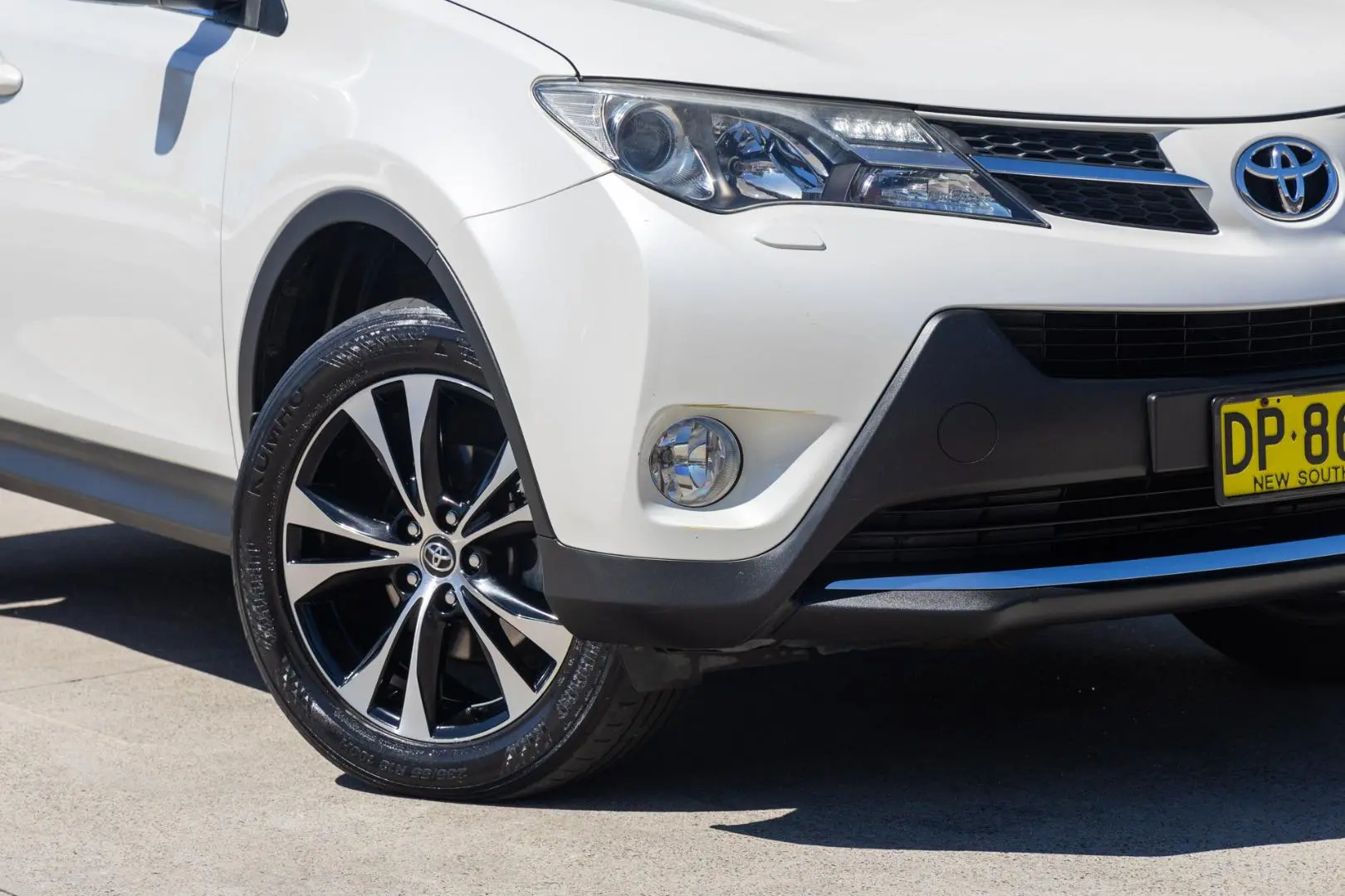 2014 Toyota RAV4 Gallery Image 6