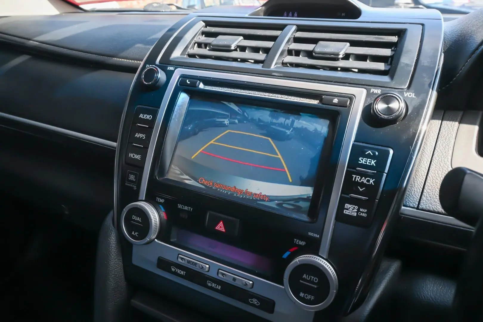 2016 Toyota Camry Gallery Image 15