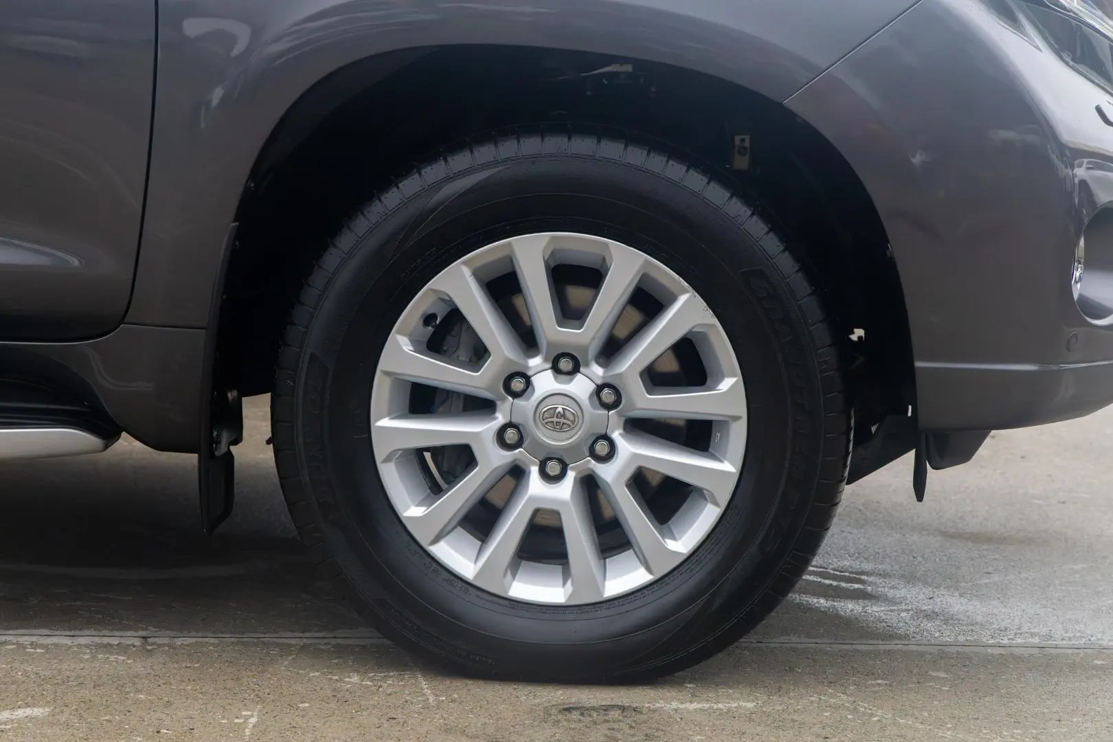 2017 Toyota Landcruiser Prado Gallery Image 23