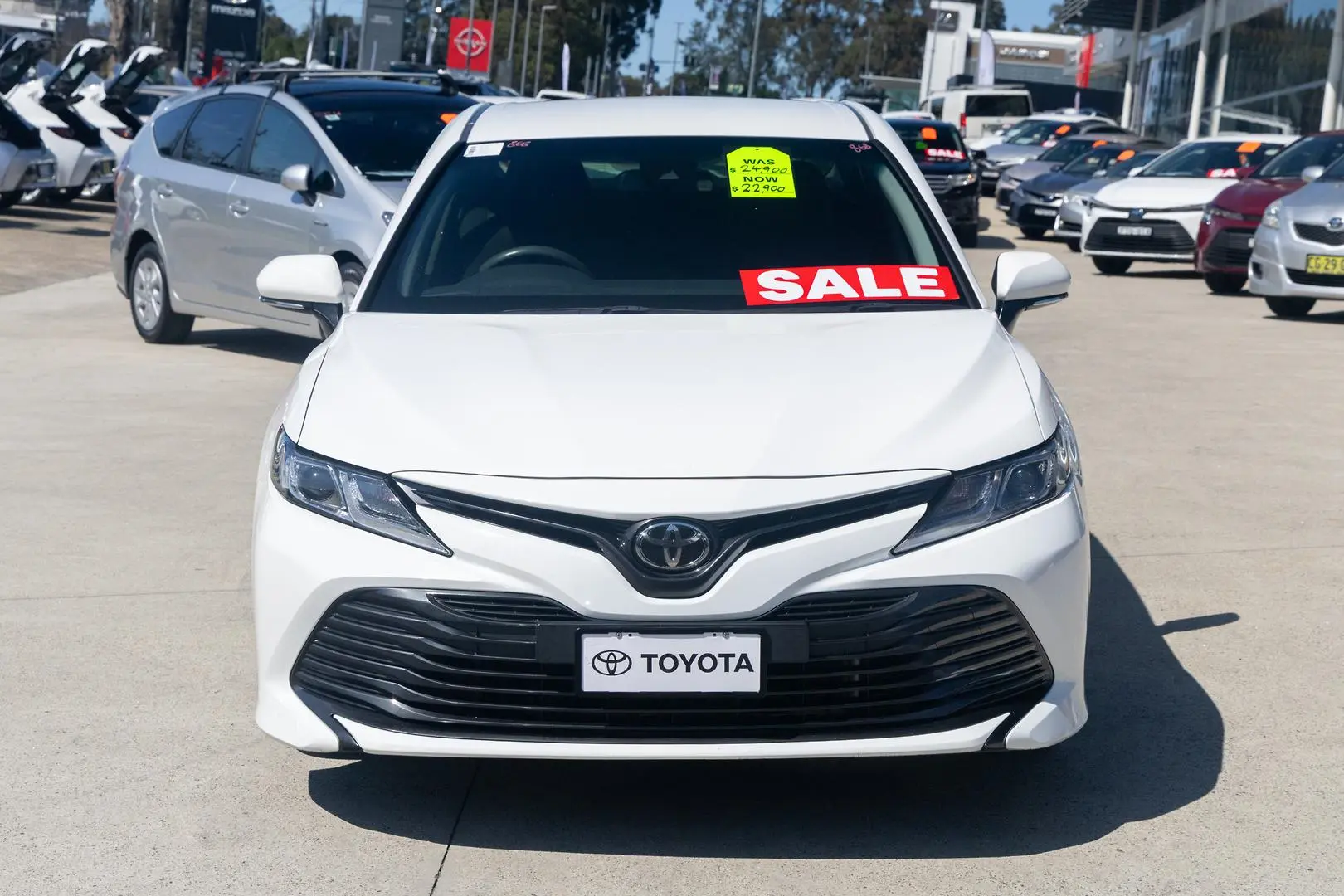 2020 Toyota Camry Gallery Image 1