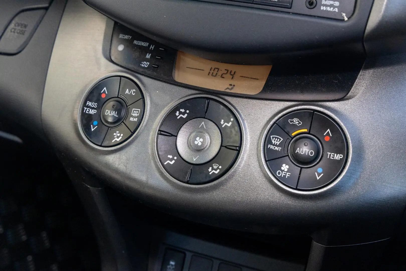 2010 Toyota RAV4 Gallery Image 15