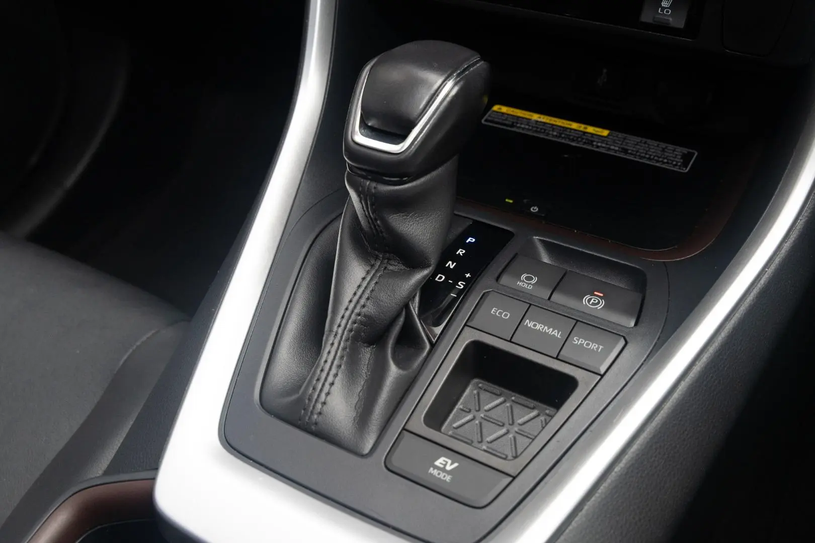 2020 Toyota RAV4 Gallery Image 17
