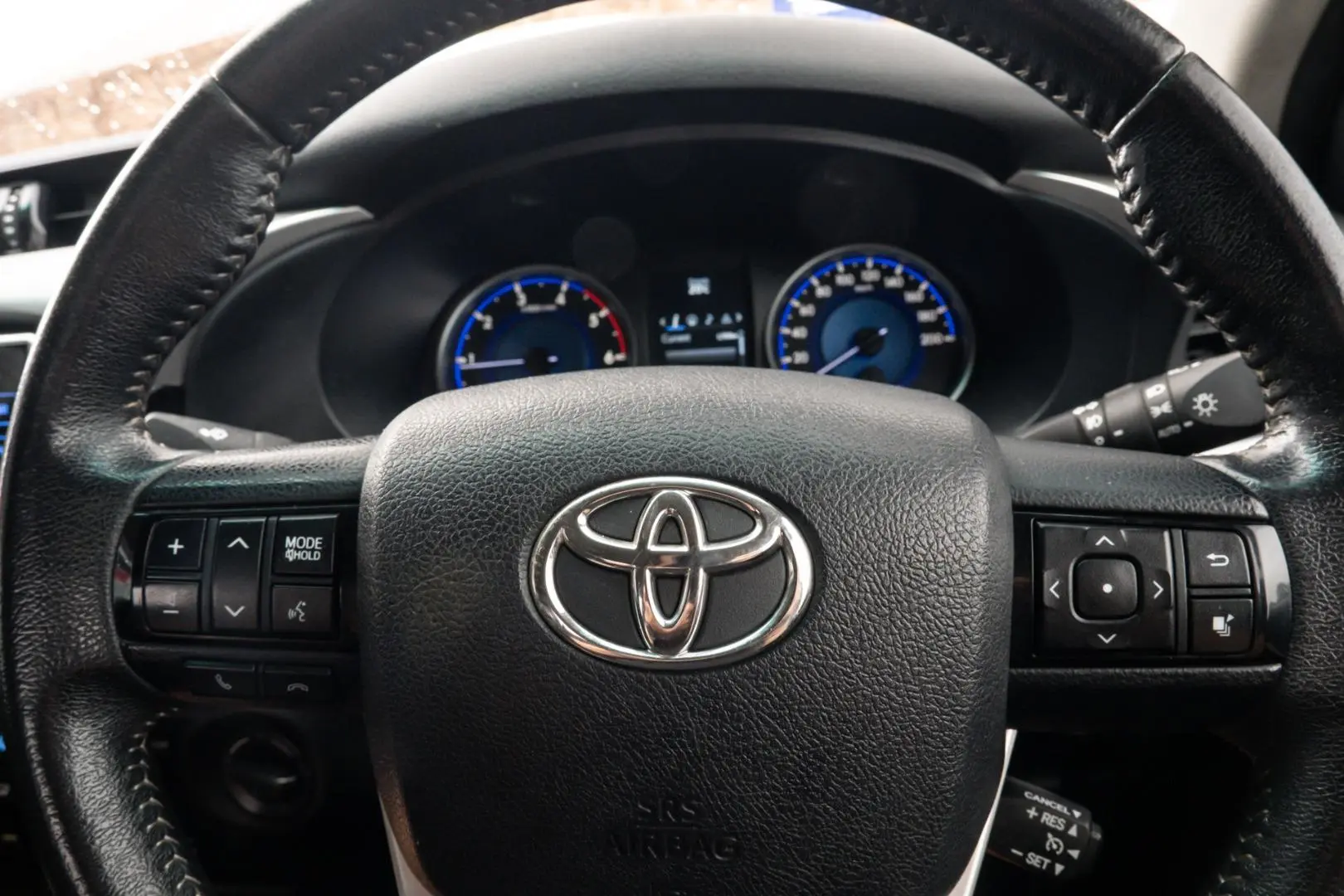 2017 Toyota Hilux Gallery Image 12