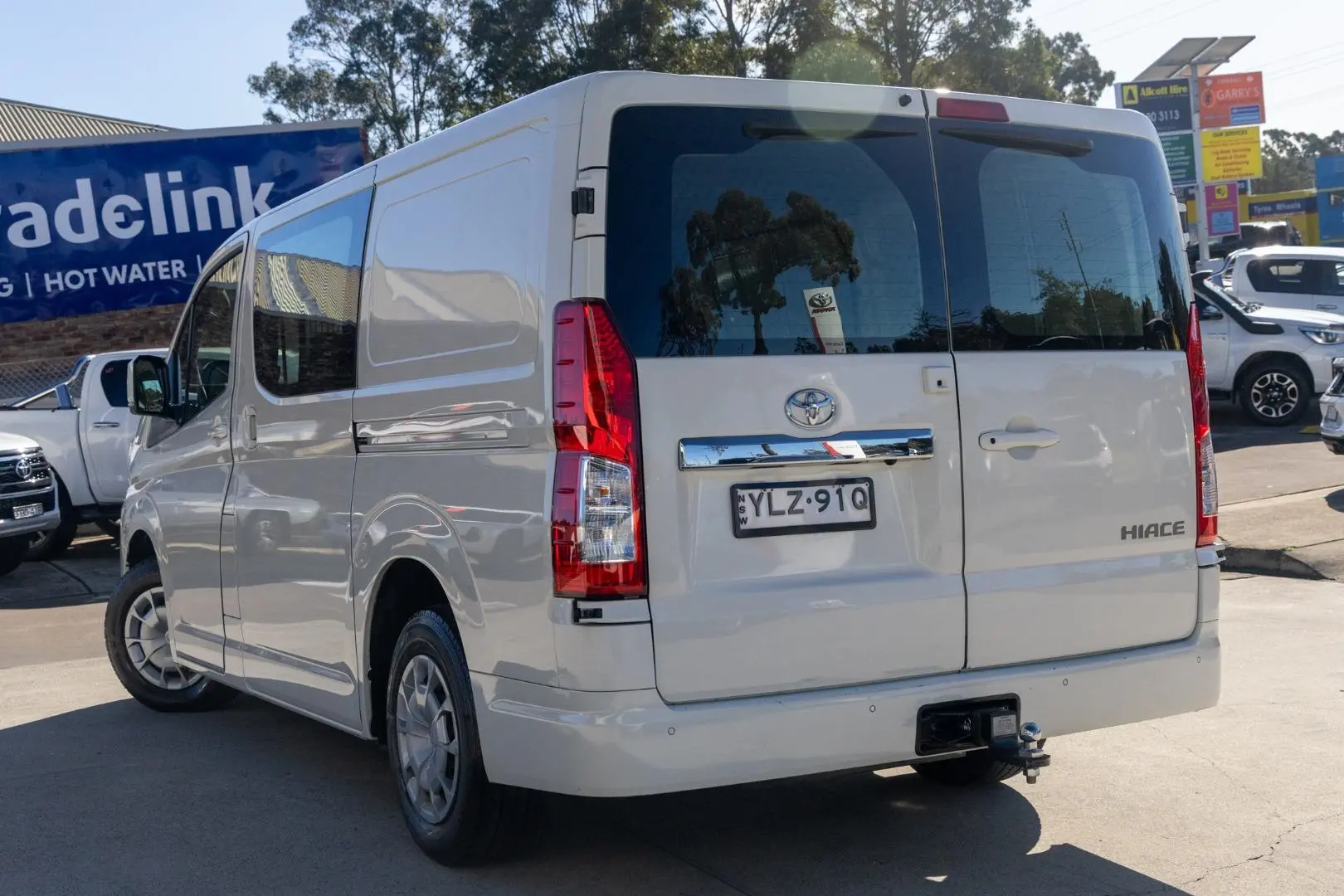 2022 Toyota Hiace Gallery Image 2