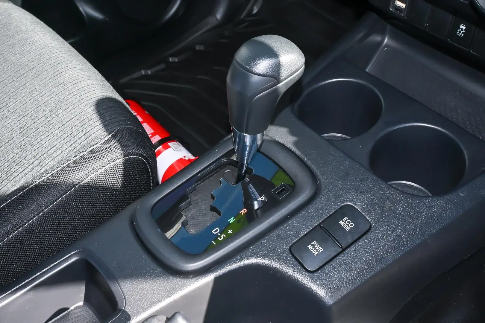 2020 Toyota Hilux Gallery Image 14