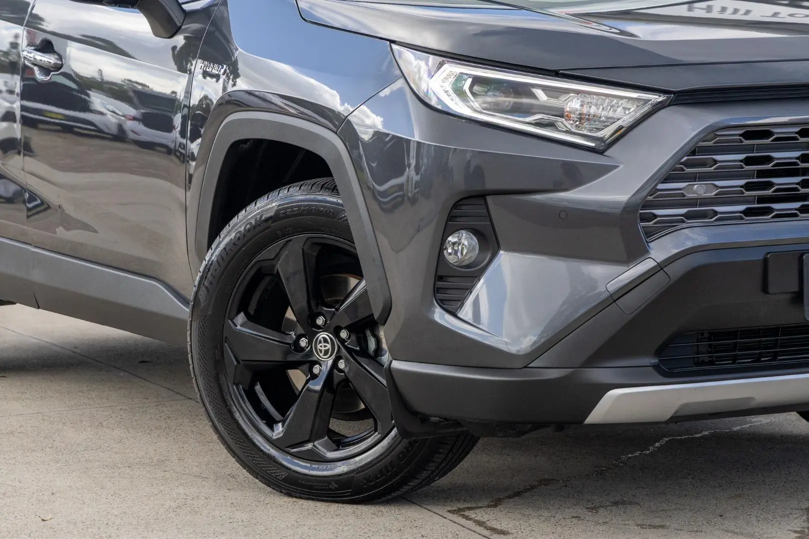 2020 Toyota RAV4 Gallery Image 6