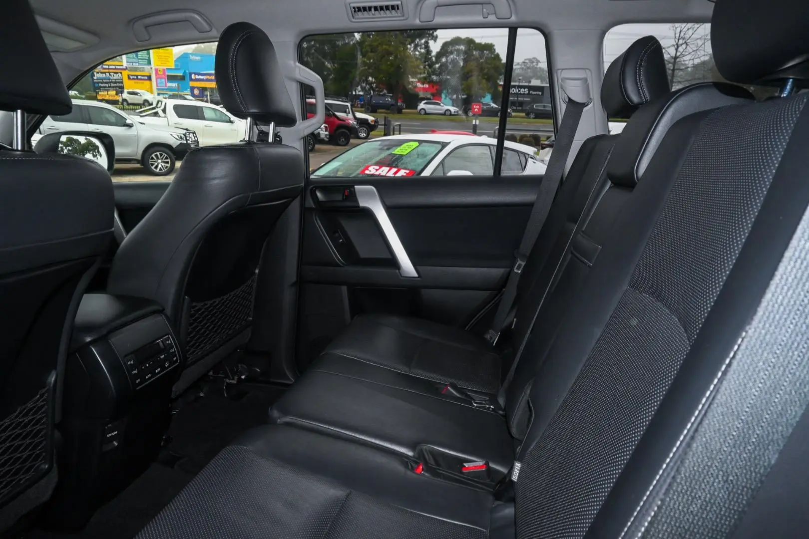 2019 Toyota Landcruiser Prado Gallery Image 9