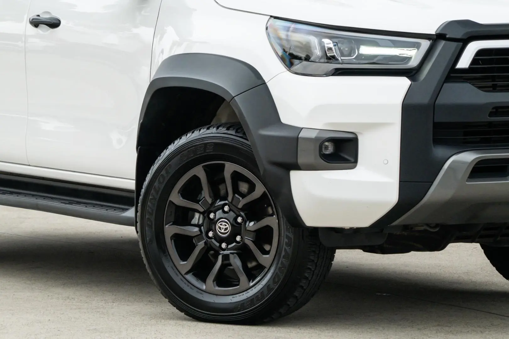 2023 Toyota Hilux Gallery Image 6