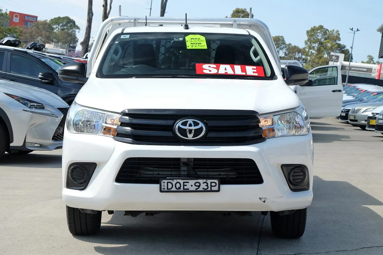 2017 Toyota Hilux Image 4