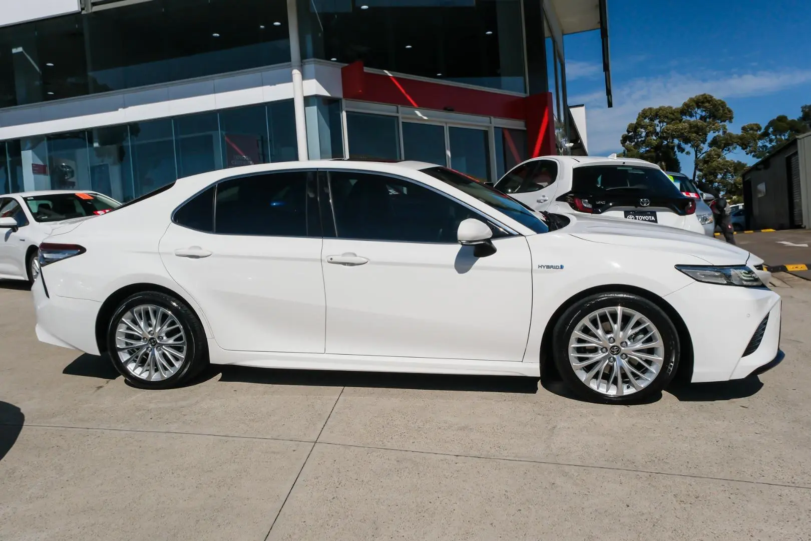 2018 Toyota Camry Gallery Image 3