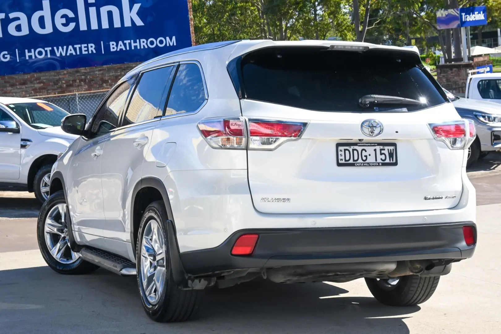 2016 Toyota Kluger Gallery Image 2