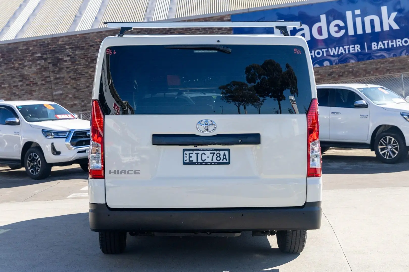 2022 Toyota Hiace Gallery Image 5