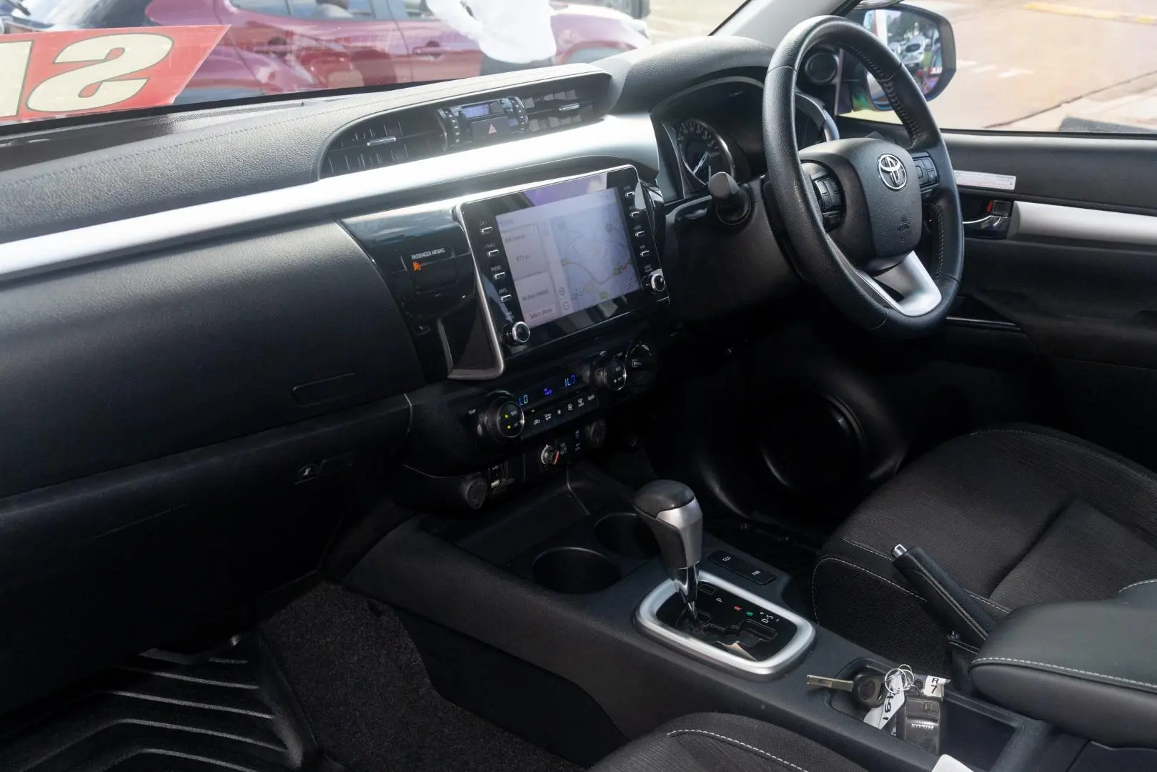 2022 Toyota Hilux Gallery Image 8