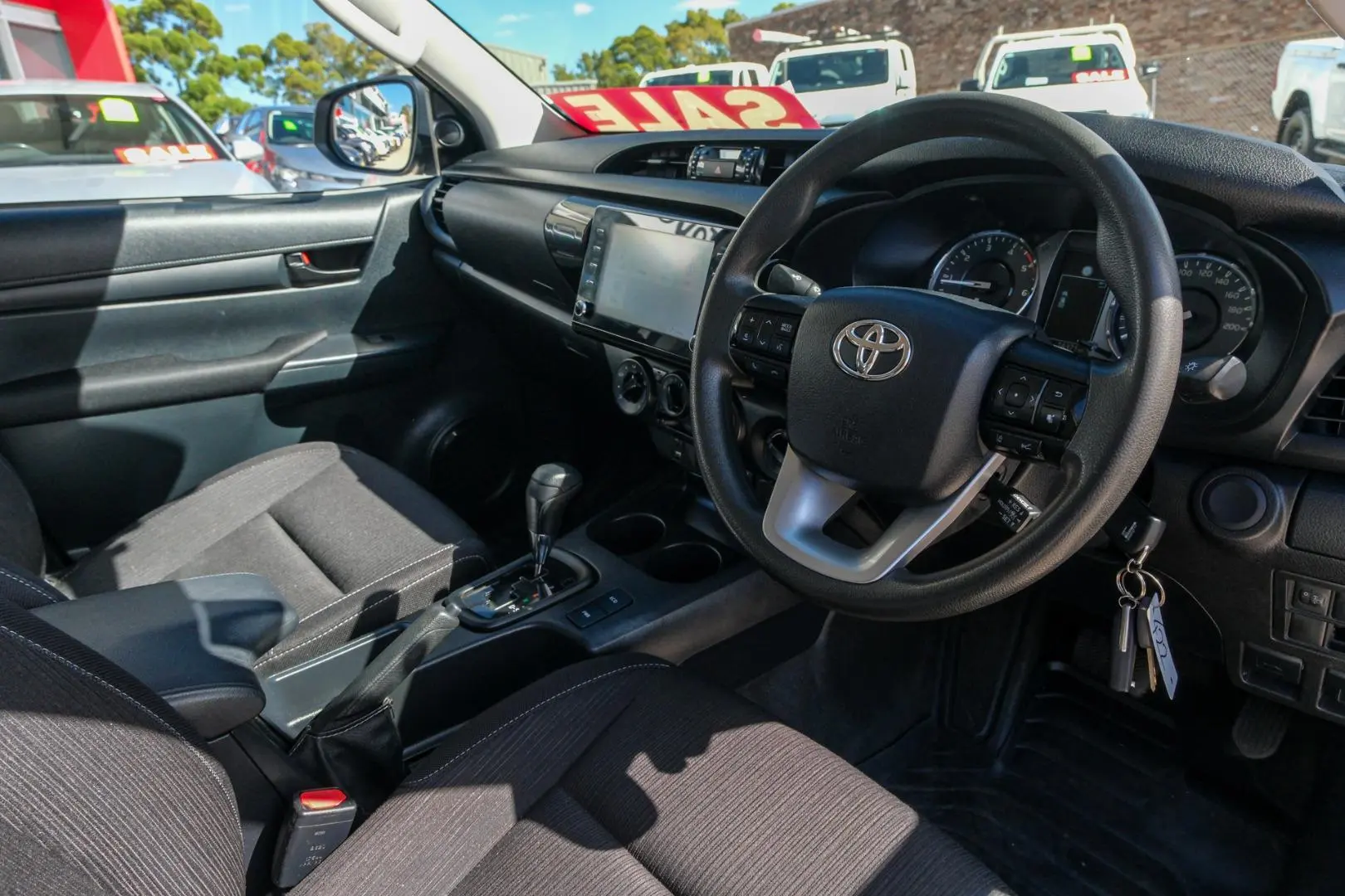 2022 Toyota Hilux Gallery Image 7