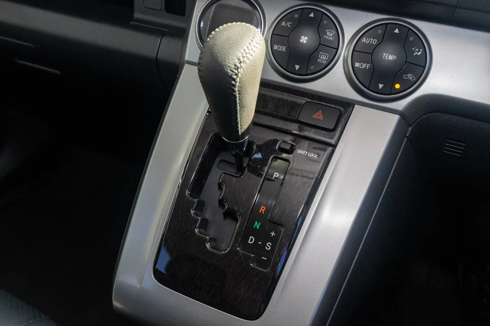 2012 Toyota Rukus Gallery Image 14
