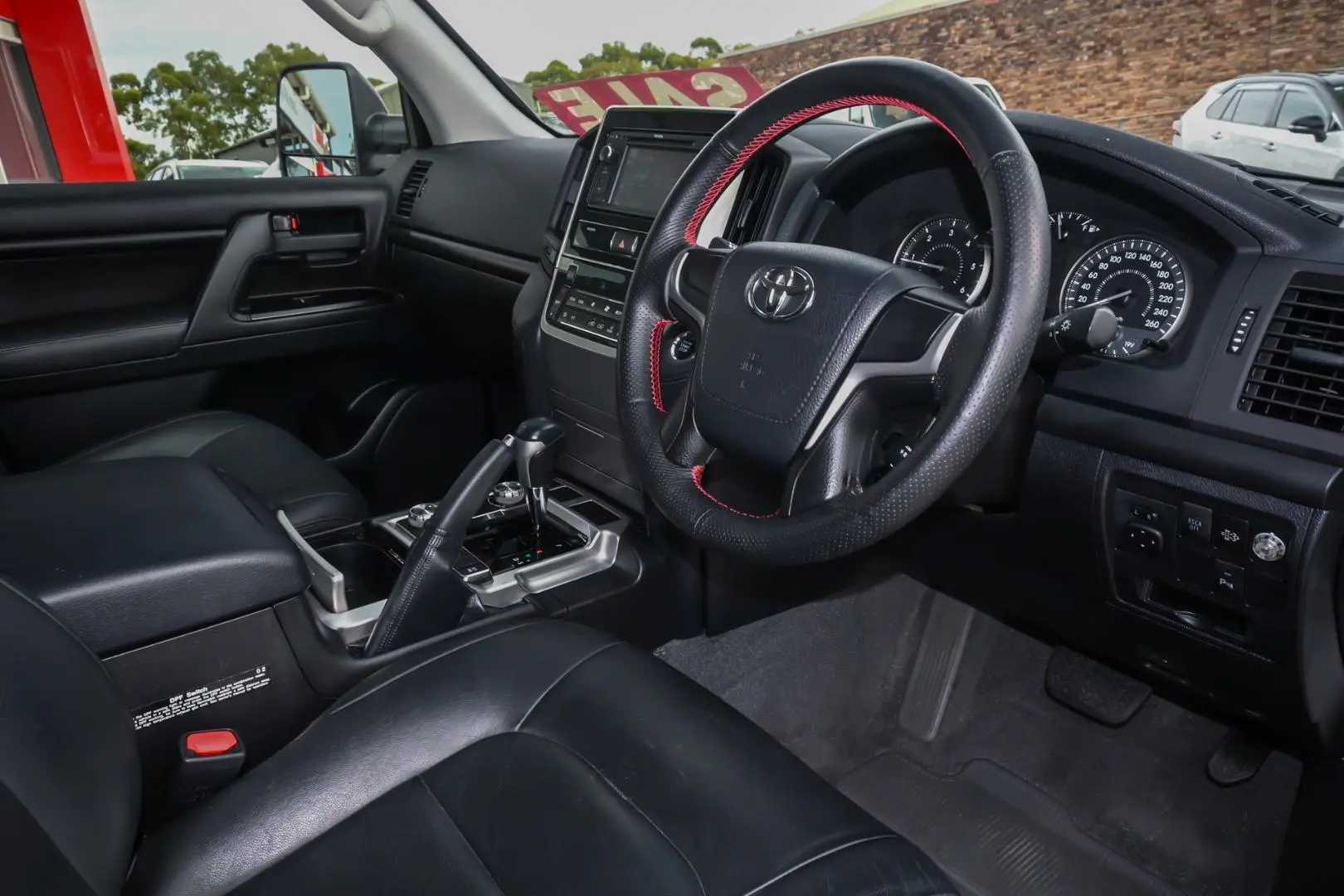 2016 Toyota Landcruiser Gallery Image 7