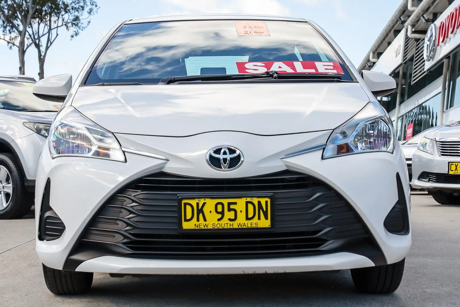 2020 Toyota Yaris Gallery Image 4