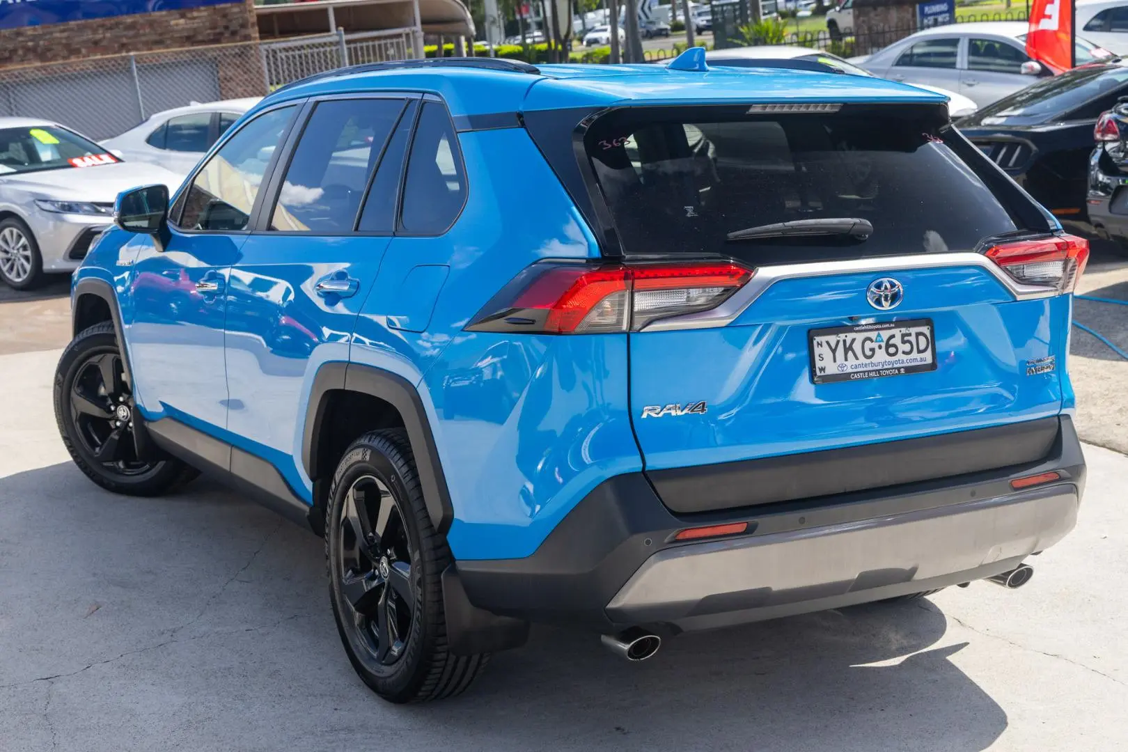 2020 Toyota RAV4 Gallery Image 2