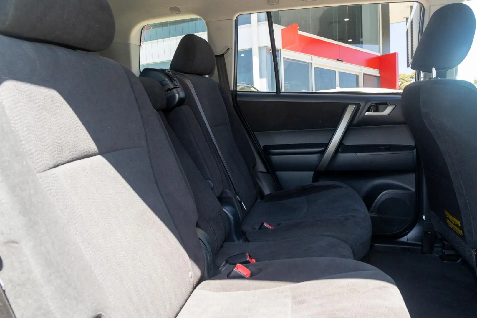 2012 Toyota Kluger Gallery Image 9