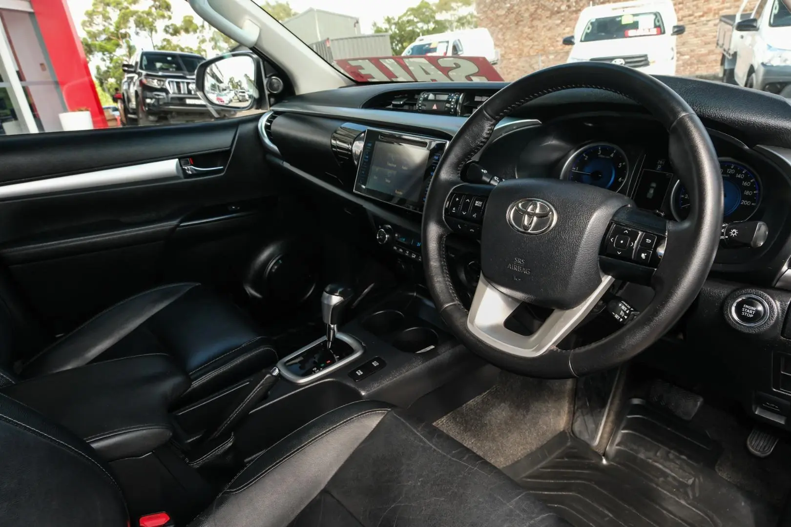 2016 Toyota Hilux Gallery Image 7