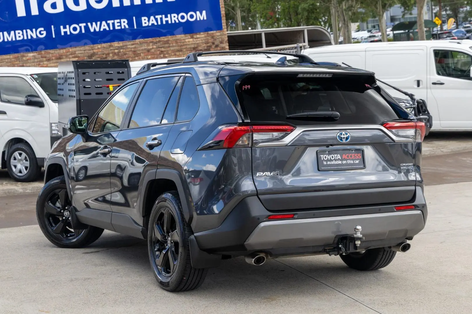 2020 Toyota RAV4 Gallery Image 2