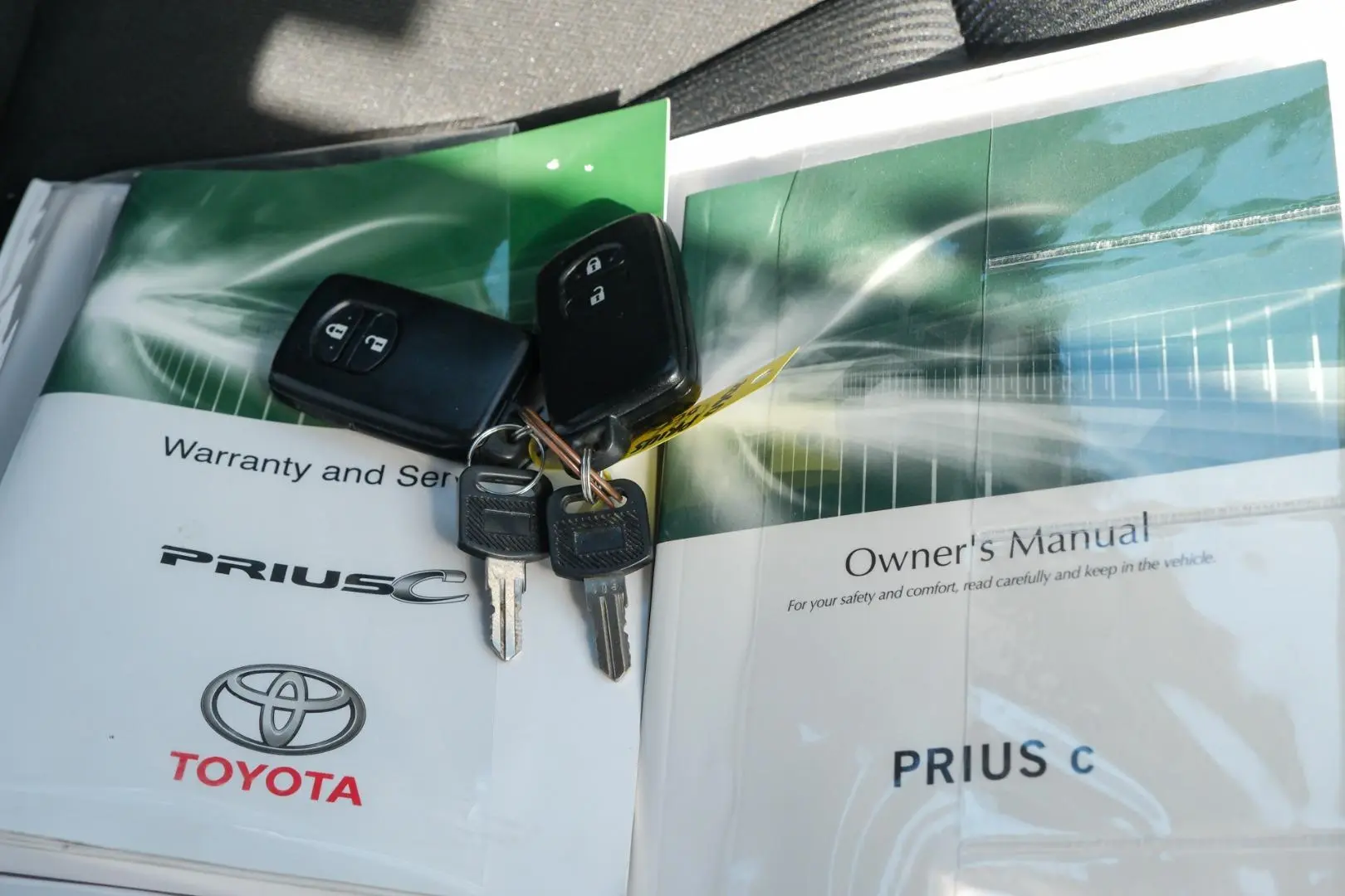 2016 Toyota Prius C Gallery Image 17