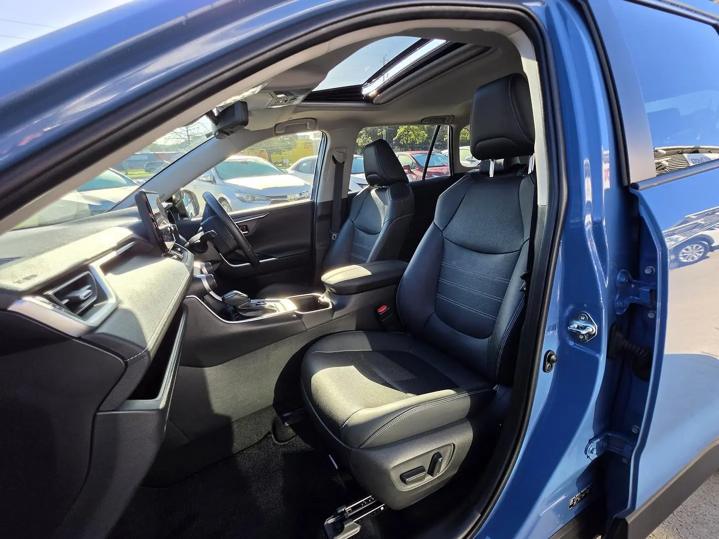 2024 Toyota RAV4 Gallery Image 16