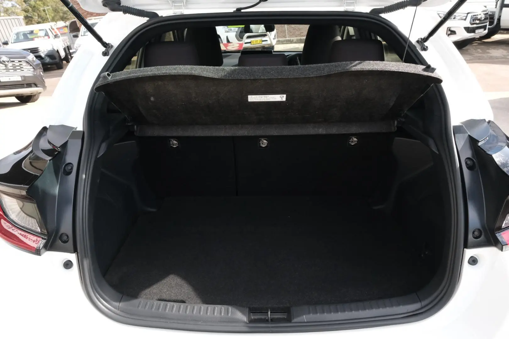 2022 Toyota Yaris Gallery Image 17