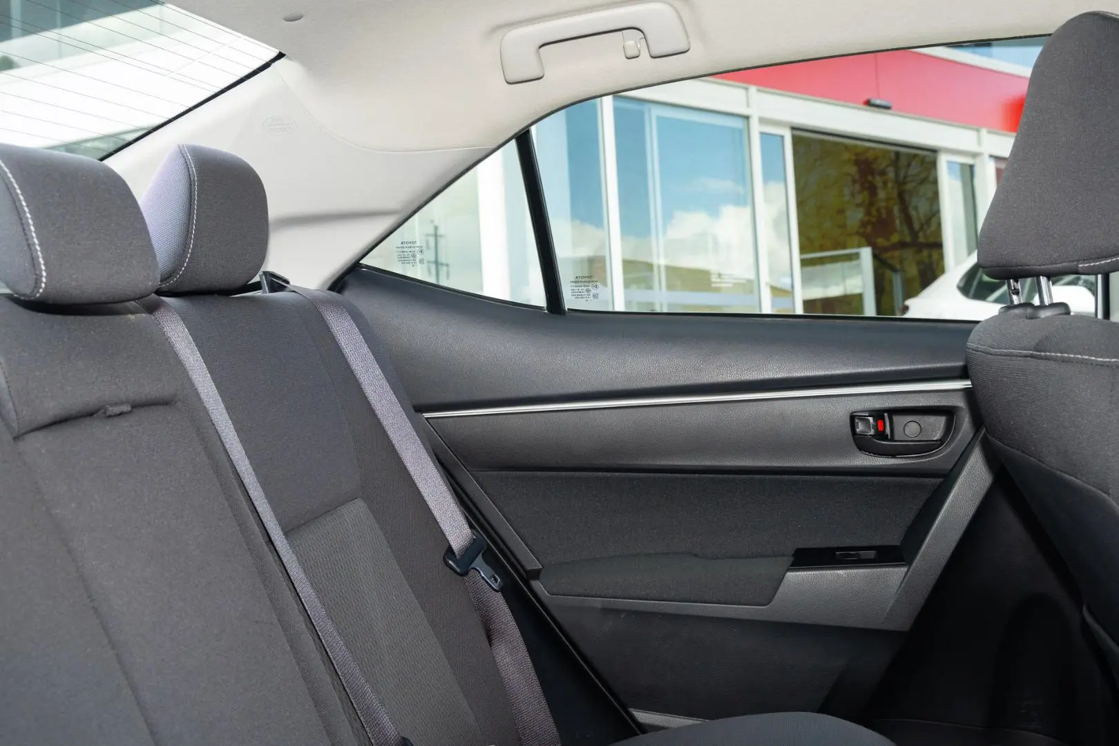 2016 Toyota Corolla Gallery Image 9