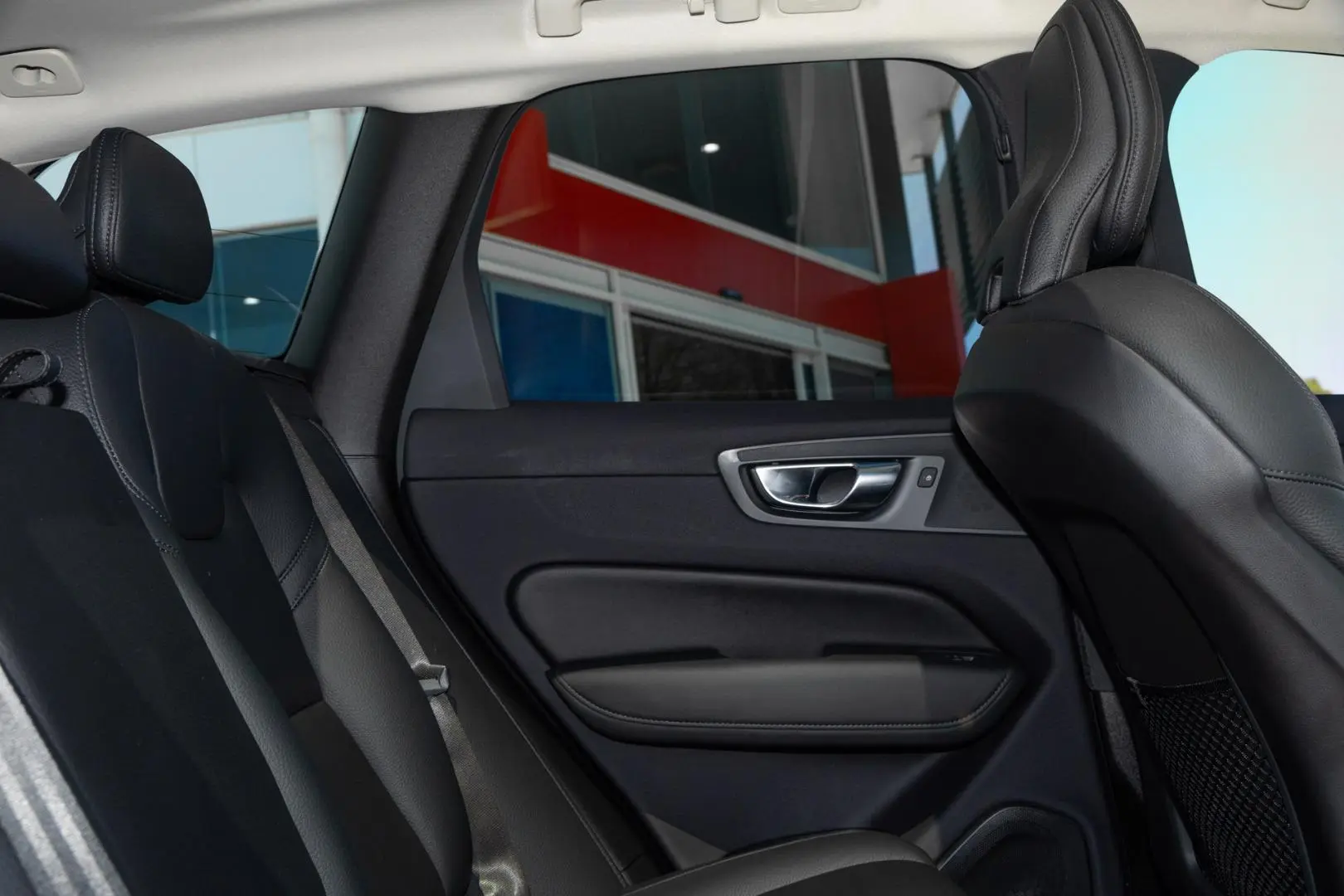 2023 Volvo XC60 Gallery Image 9