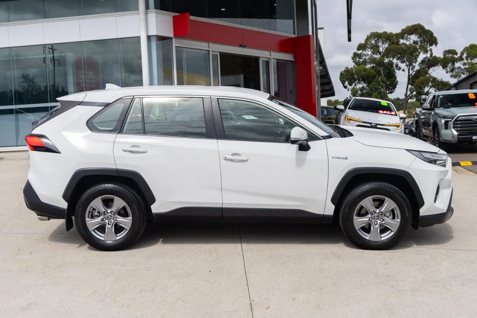 2022 Toyota RAV4 Gallery Image 3