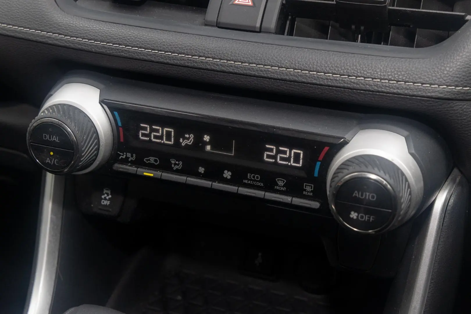 2019 Toyota RAV4 Gallery Image 16